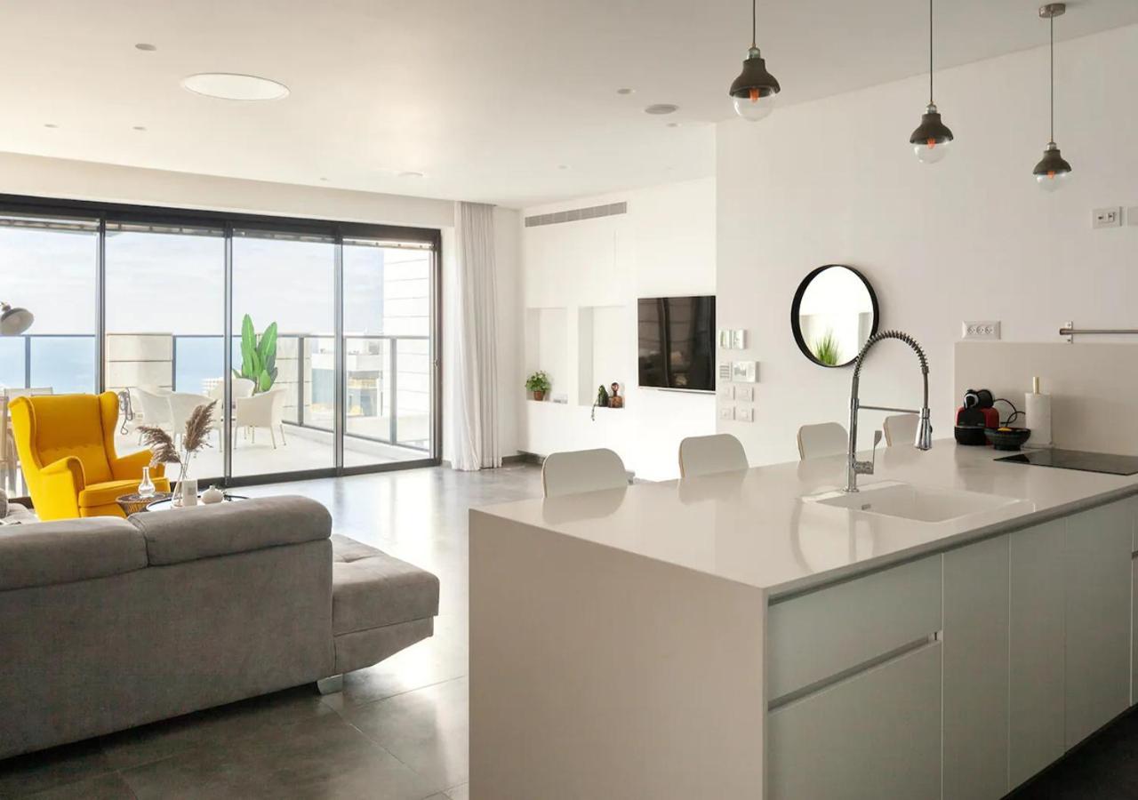 Oַ&O Group- Luxury Penthouse Jacuzzi Sea 36 Floor Apartment Bat Yam Bagian luar foto