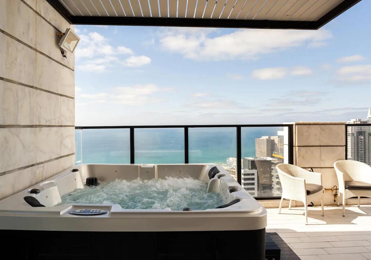 Oַ&O Group- Luxury Penthouse Jacuzzi Sea 36 Floor Apartment Bat Yam Bagian luar foto